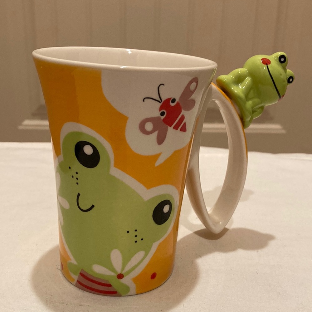 Indra Hand Painted Fine Stonewear Gift Mug Cup has Frog on the Handle Holds 10oz